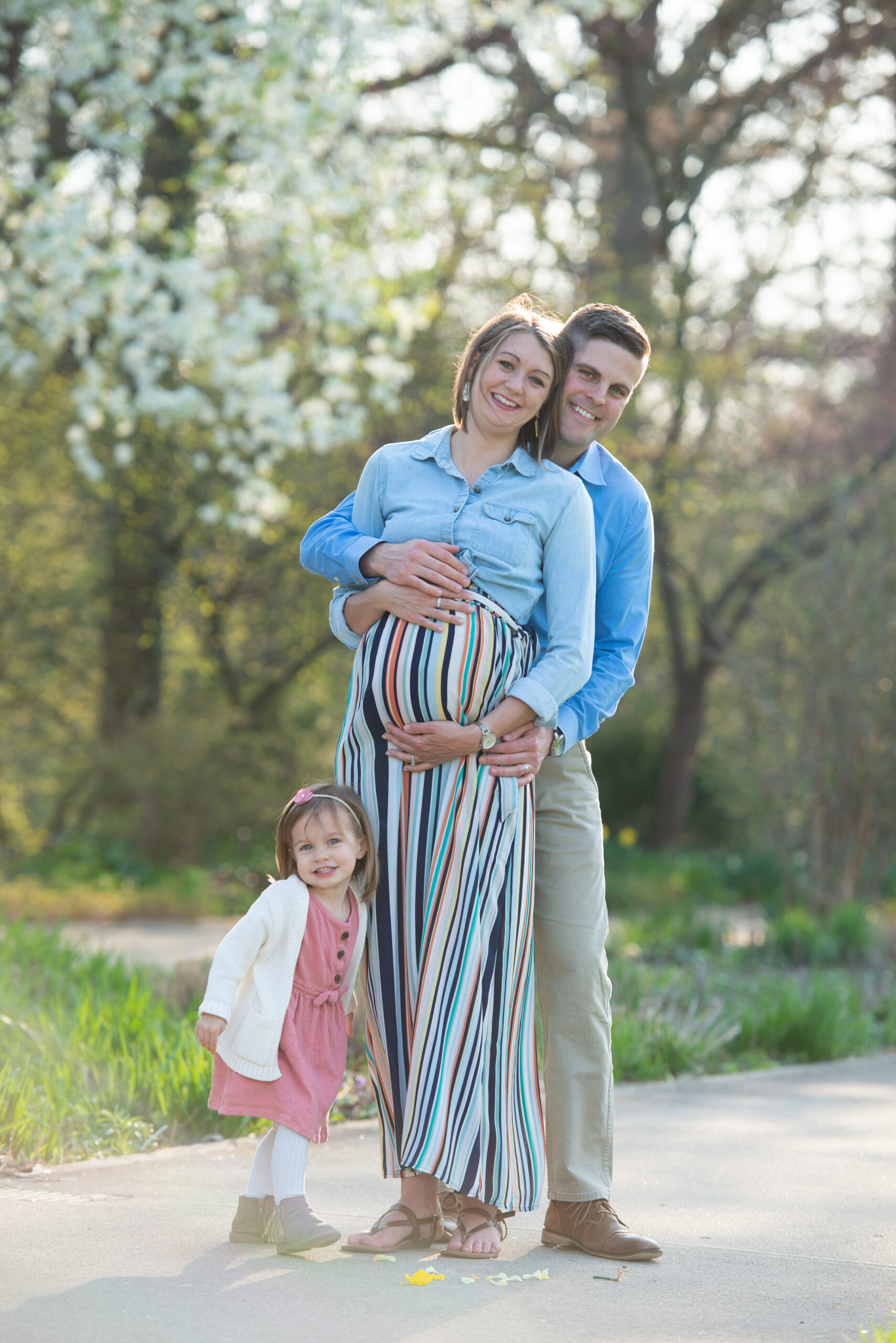 Spring maternity photoshoot in Ault Park