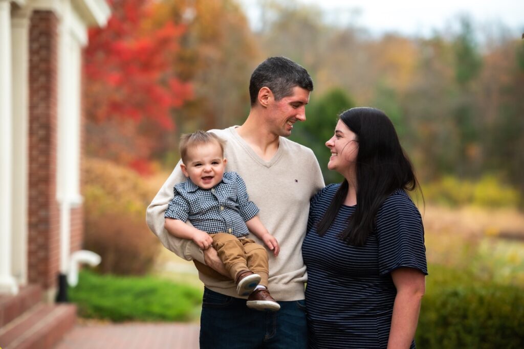 Agnes Kindberg Family Photographer Cincinnati French Park Family photo session in fall with toddler