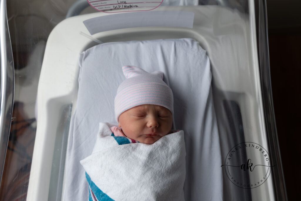 fresh 48 hour newborn hospital photos